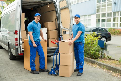 Residential and commercial packing services in Maidavale